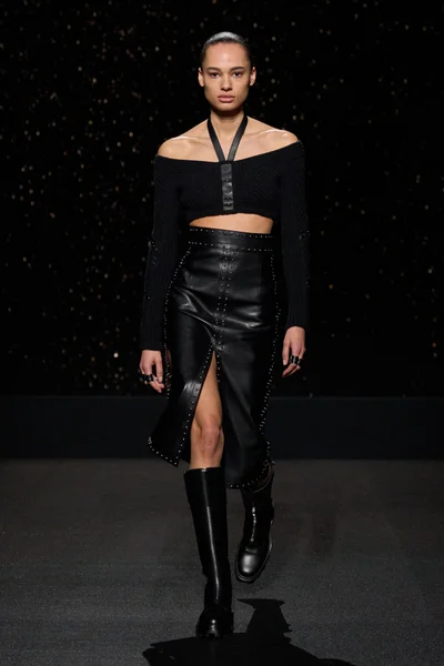 Look 60